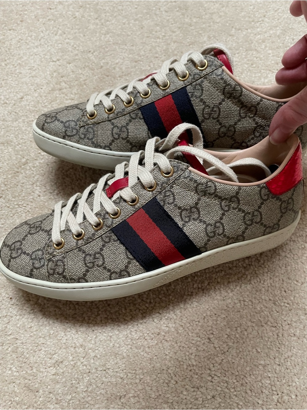 Gucci GG Supreme Canvas Low-Top Sneakers in Beige with Red & Navy Stripe 6/36
